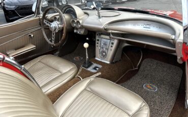Chevrolet-Corvette-1962-Convertible-24
