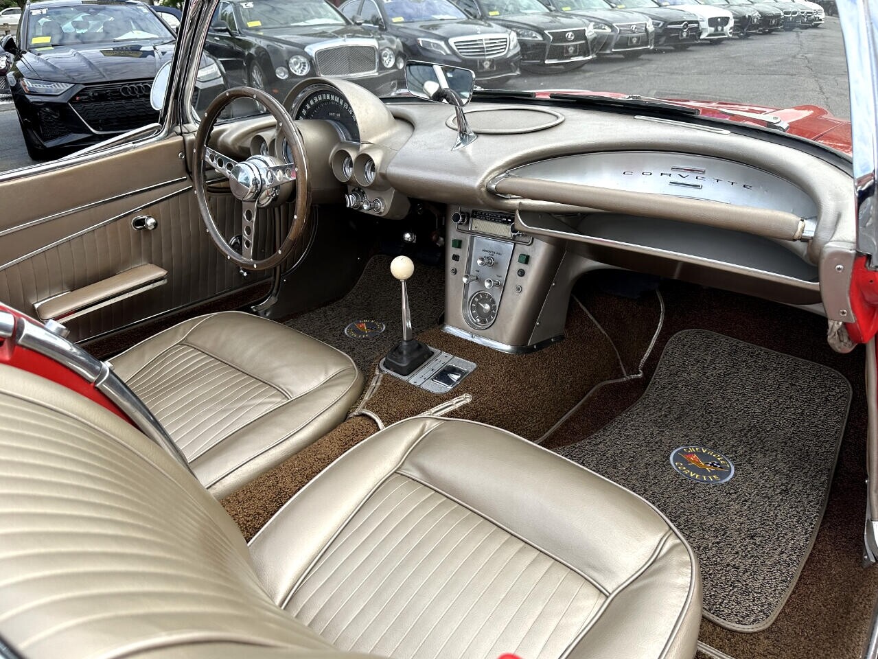 Chevrolet-Corvette-1962-Convertible-24