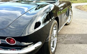 Chevrolet-Corvette-1962-Convertible-25