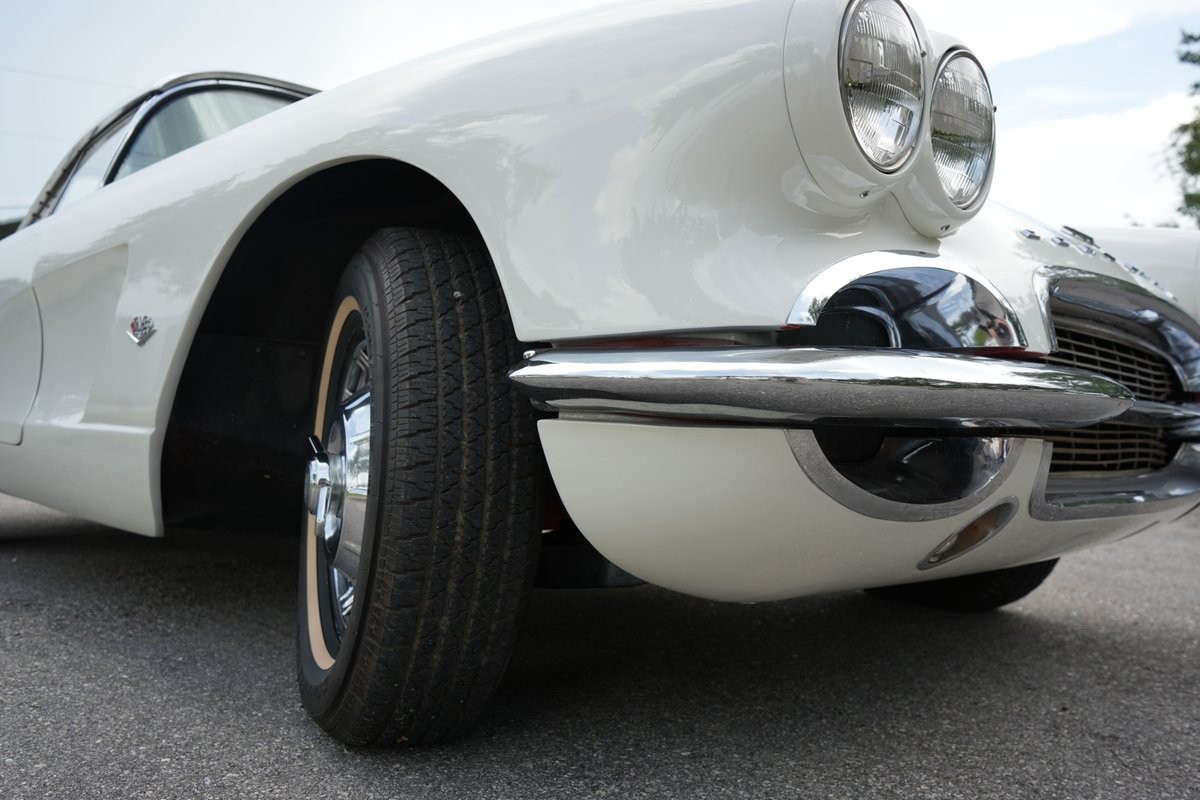 Chevrolet-Corvette-1962-Convertible-25