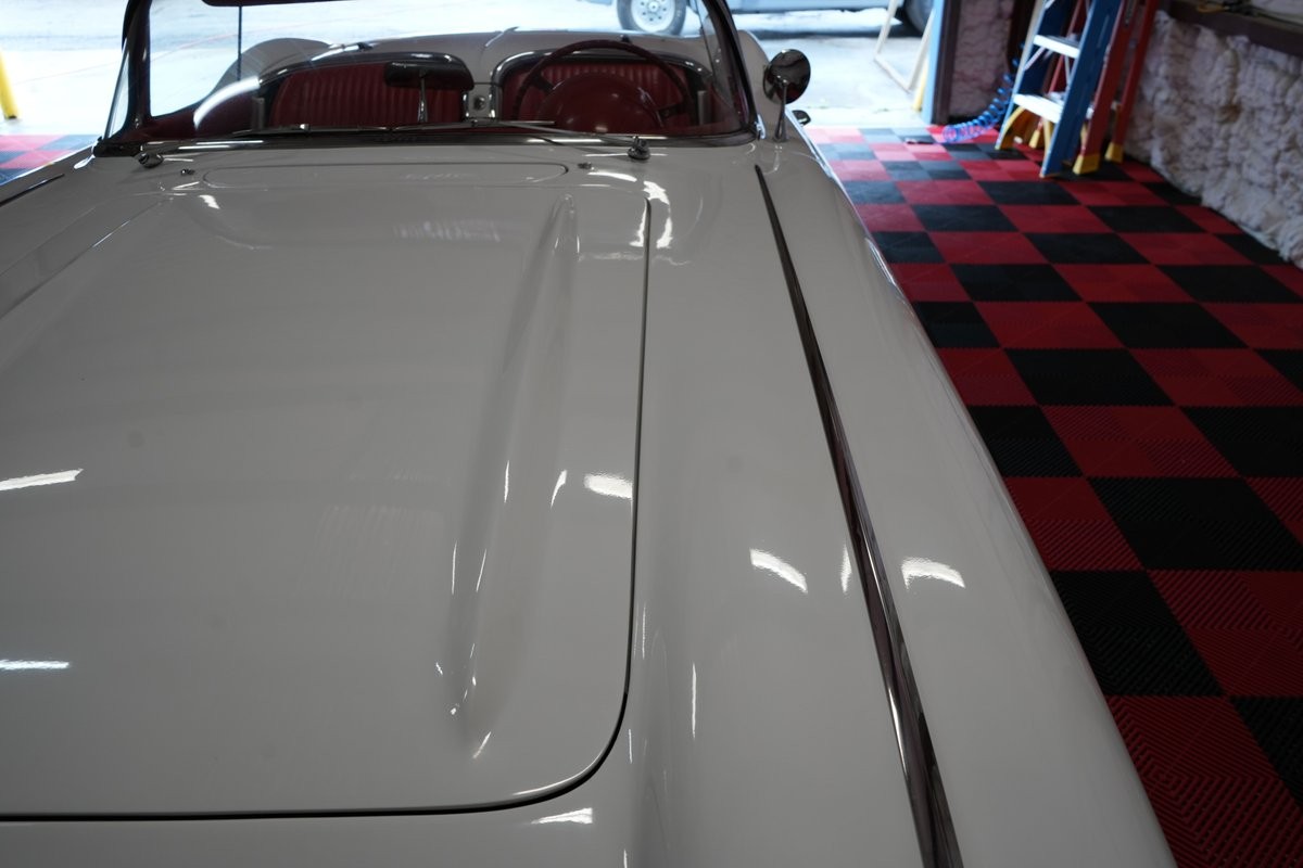 Chevrolet-Corvette-1962-Convertible-25