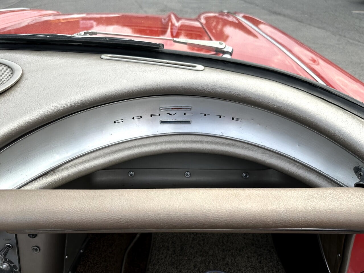 Chevrolet-Corvette-1962-Convertible-25