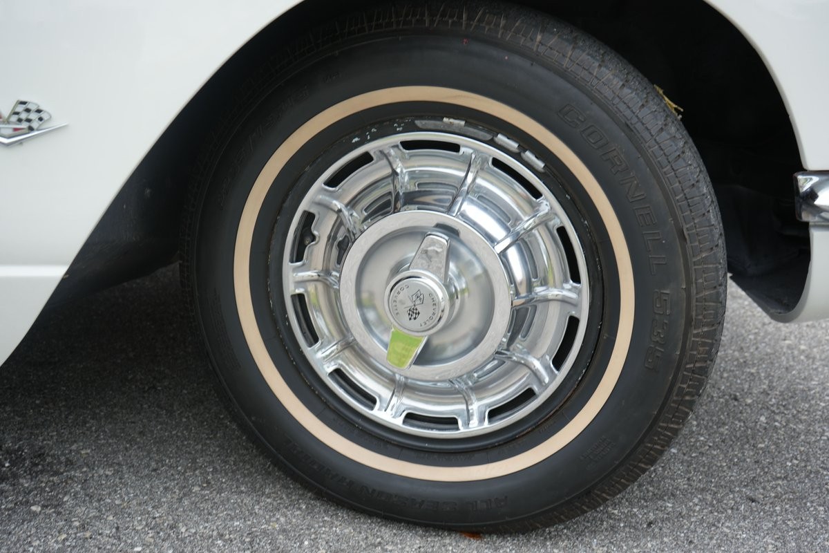 Chevrolet-Corvette-1962-Convertible-26
