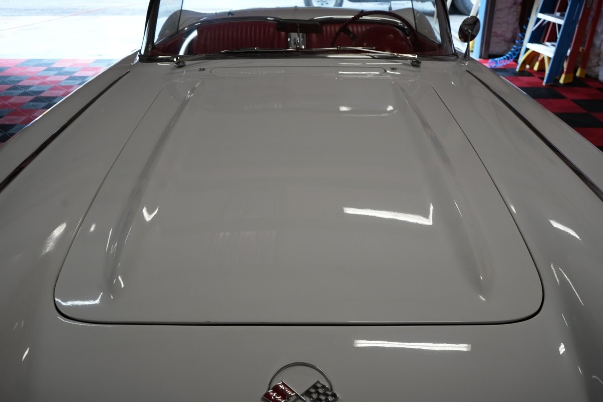 Chevrolet-Corvette-1962-Convertible-26