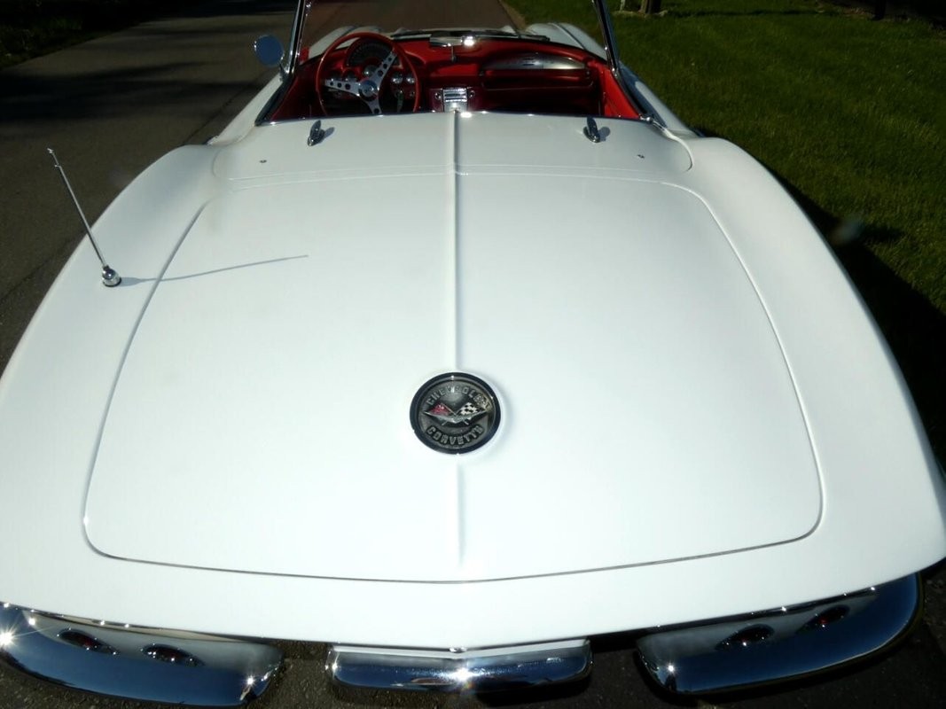 Chevrolet-Corvette-1962-Convertible-27