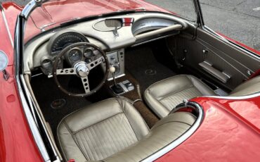 Chevrolet-Corvette-1962-Convertible-27