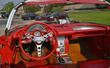 Chevrolet-Corvette-1962-Convertible-28