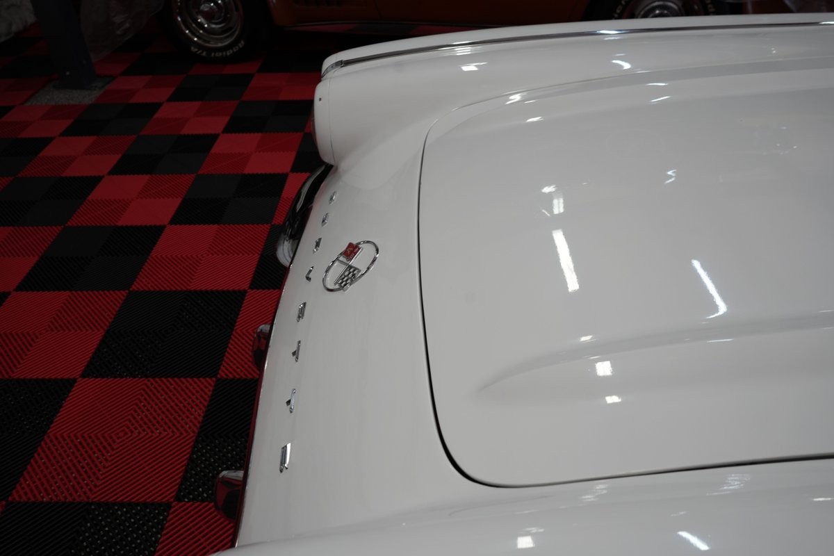 Chevrolet-Corvette-1962-Convertible-28