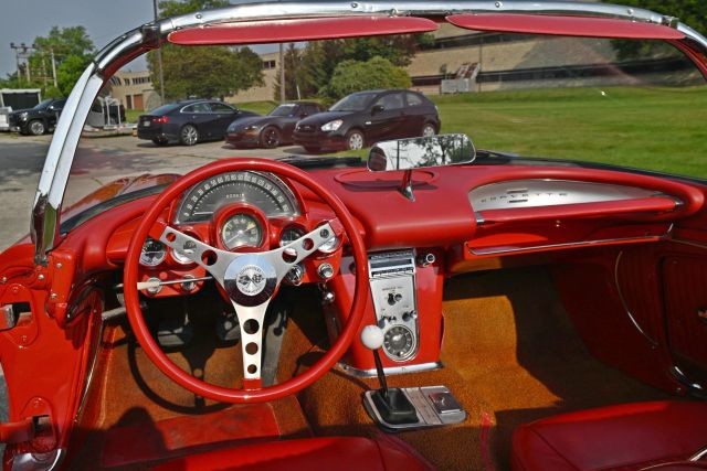 Chevrolet-Corvette-1962-Convertible-28
