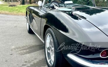 Chevrolet-Corvette-1962-Convertible-29