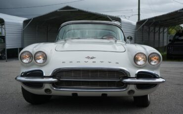 Chevrolet-Corvette-1962-Convertible-3