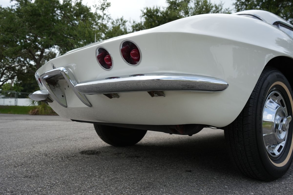Chevrolet-Corvette-1962-Convertible-30