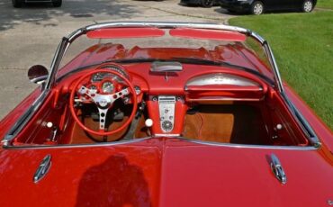 Chevrolet-Corvette-1962-Convertible-31