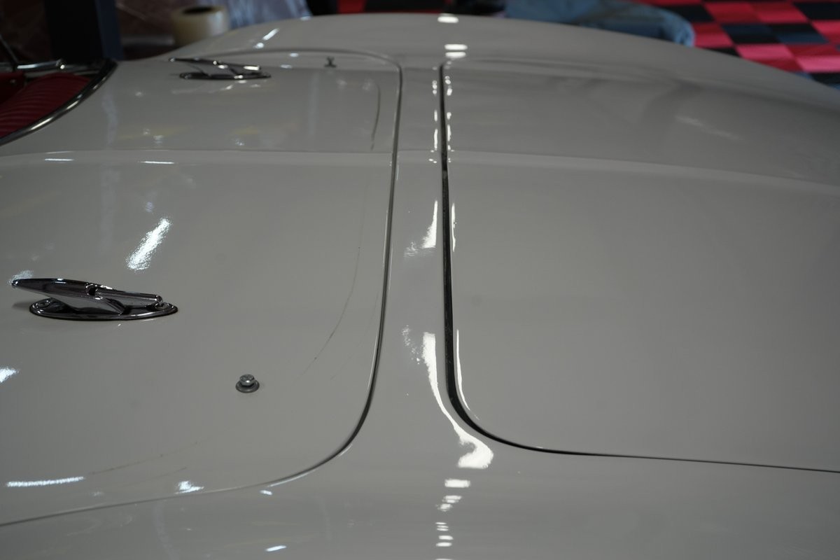 Chevrolet-Corvette-1962-Convertible-32