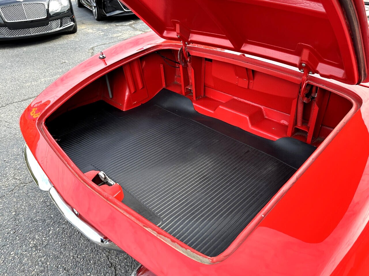 Chevrolet-Corvette-1962-Convertible-32