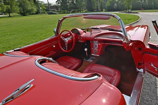 Chevrolet-Corvette-1962-Convertible-32