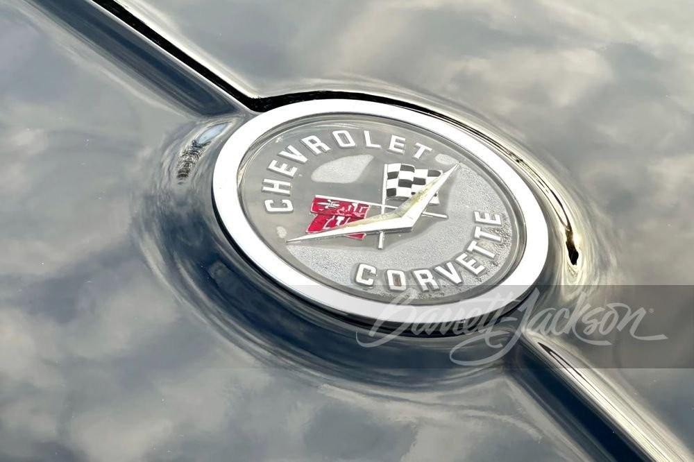 Chevrolet-Corvette-1962-Convertible-33