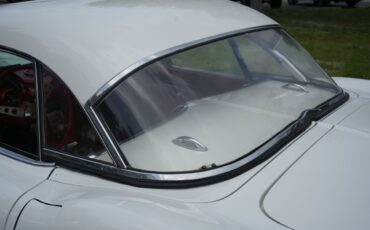 Chevrolet-Corvette-1962-Convertible-33