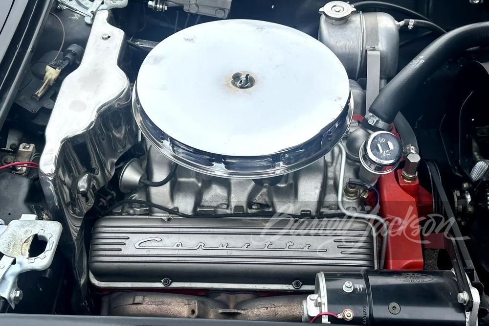 Chevrolet-Corvette-1962-Convertible-34