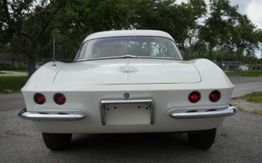 Chevrolet-Corvette-1962-Convertible-34