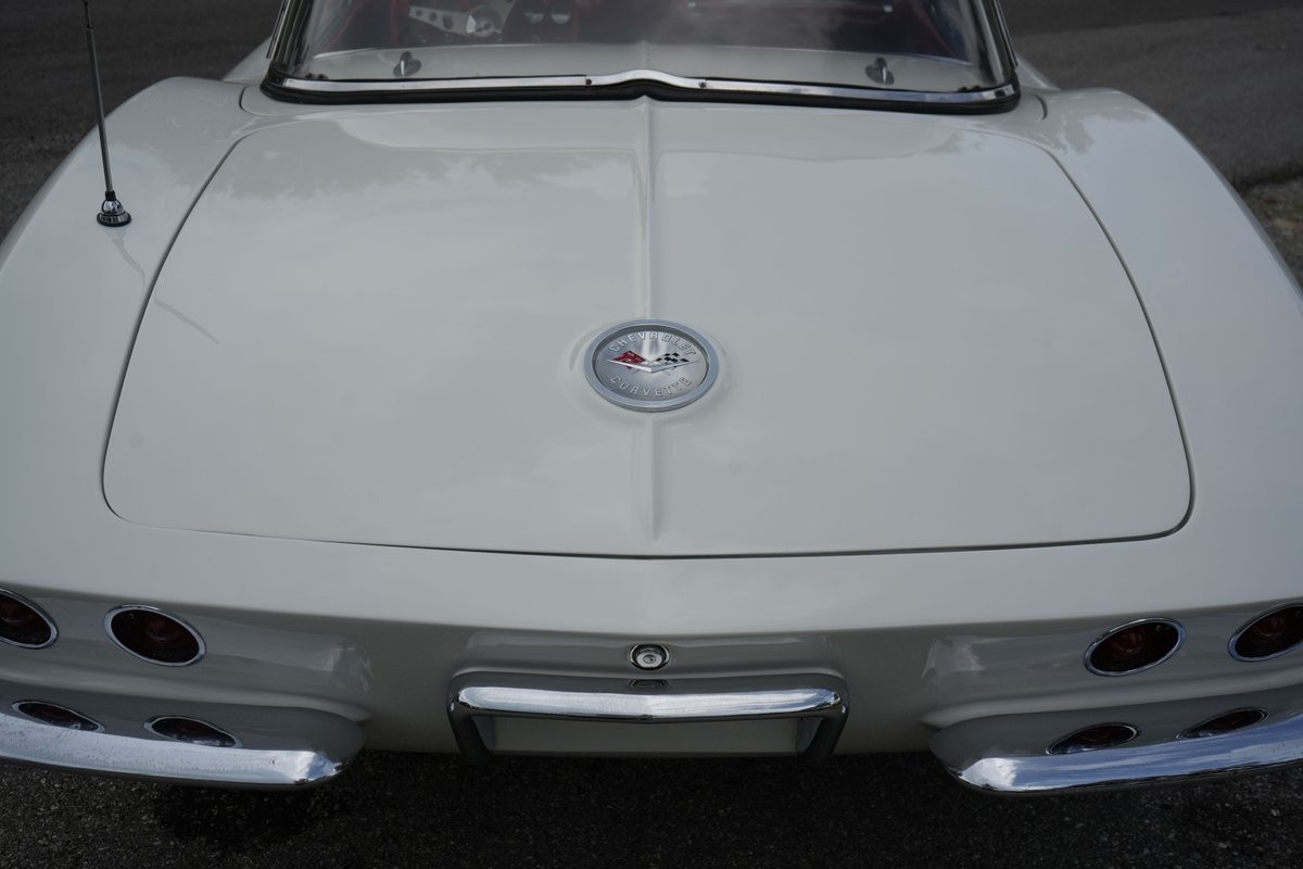 Chevrolet-Corvette-1962-Convertible-35