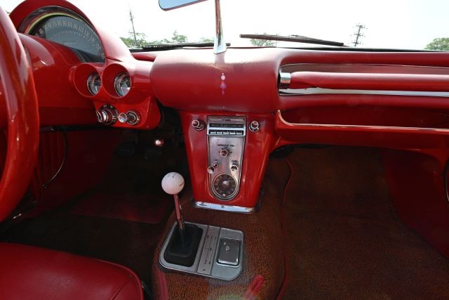 Chevrolet-Corvette-1962-Convertible-35