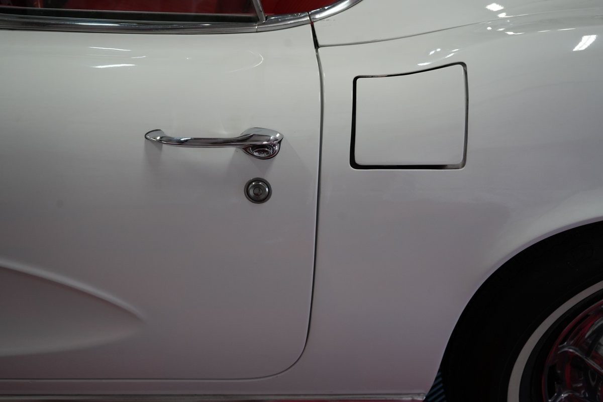 Chevrolet-Corvette-1962-Convertible-37