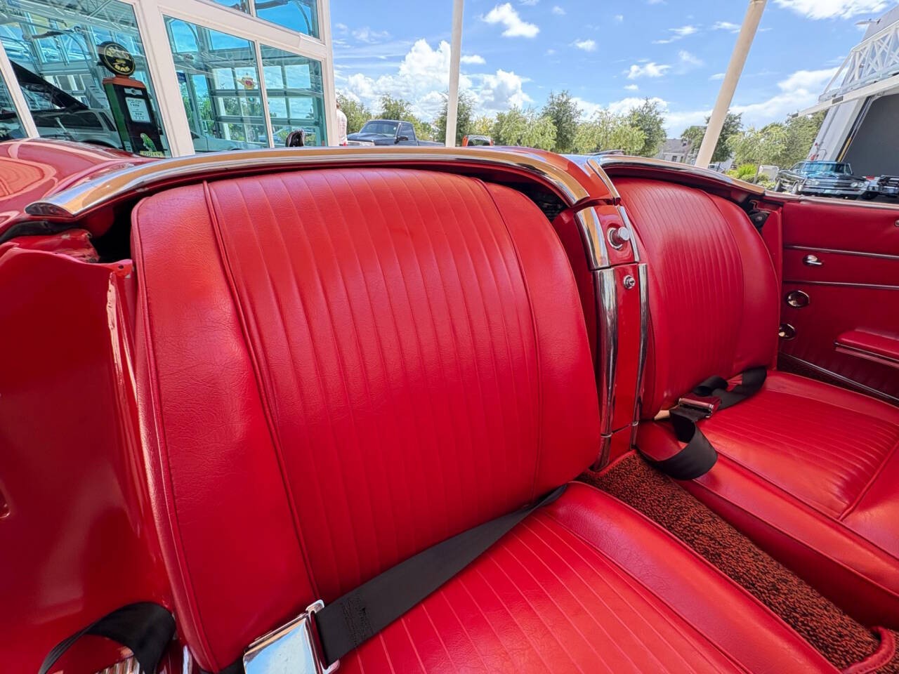 Chevrolet-Corvette-1962-Convertible-37