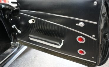 Chevrolet-Corvette-1962-Convertible-38
