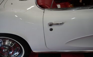 Chevrolet-Corvette-1962-Convertible-38