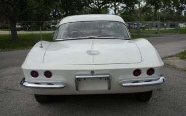 Chevrolet-Corvette-1962-Convertible-39