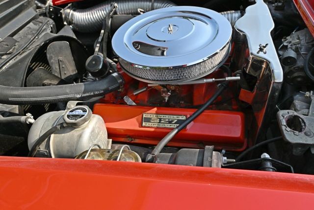 Chevrolet-Corvette-1962-Convertible-39
