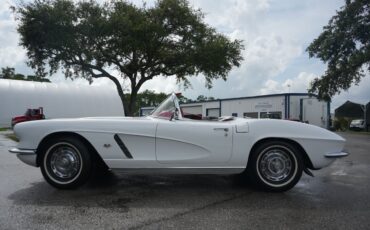 Chevrolet-Corvette-1962-Convertible-4