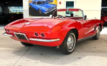 Chevrolet-Corvette-1962-Convertible-4