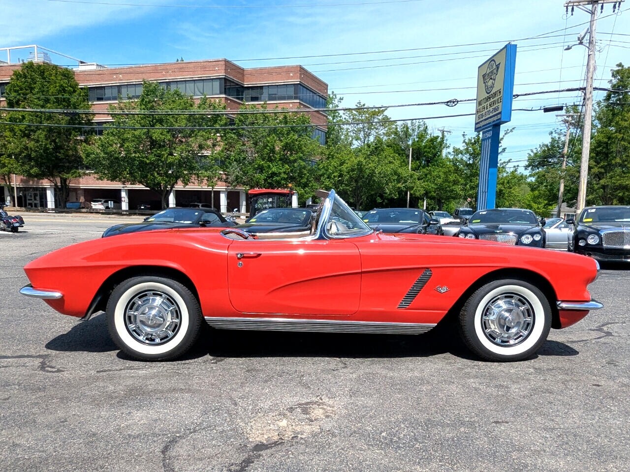 Chevrolet-Corvette-1962-Convertible-4