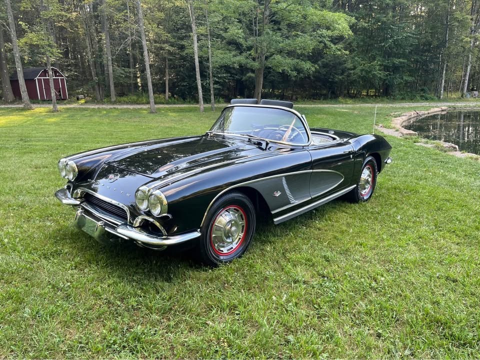 Chevrolet-Corvette-1962-Convertible-4