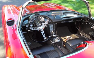 Chevrolet-Corvette-1962-Convertible-4