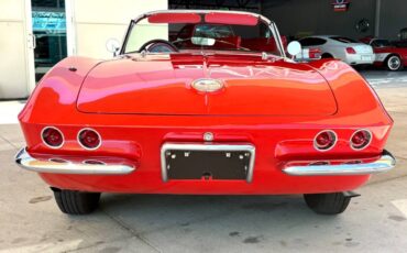 Chevrolet-Corvette-1962-Convertible-5