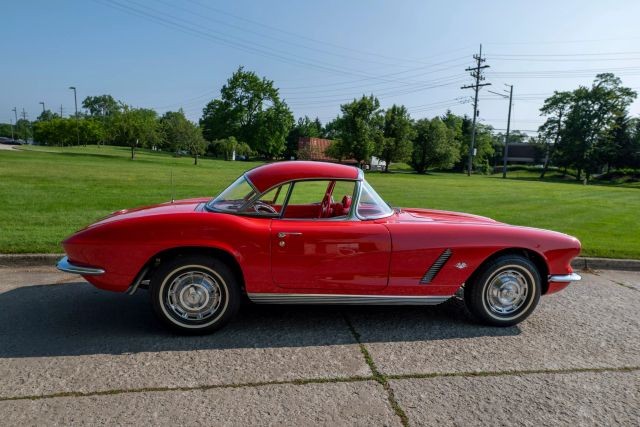 Chevrolet-Corvette-1962-Convertible-6