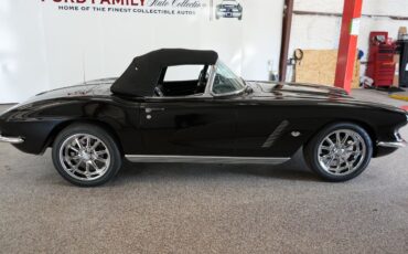 Chevrolet-Corvette-1962-Convertible-7