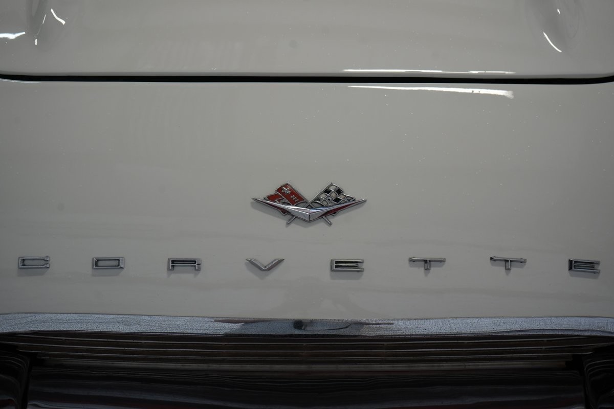 Chevrolet-Corvette-1962-Convertible-8