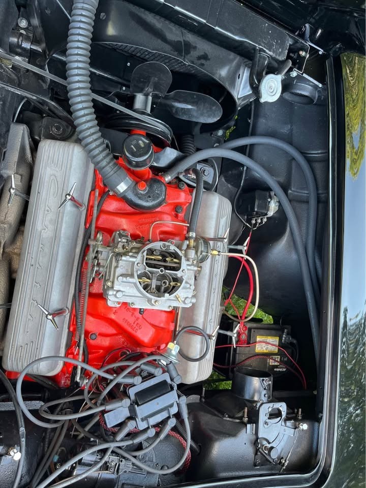 Chevrolet-Corvette-1962-Convertible-8