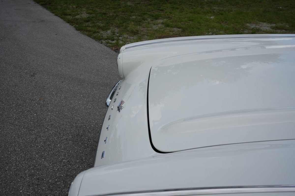 Chevrolet-Corvette-1962-Convertible-9