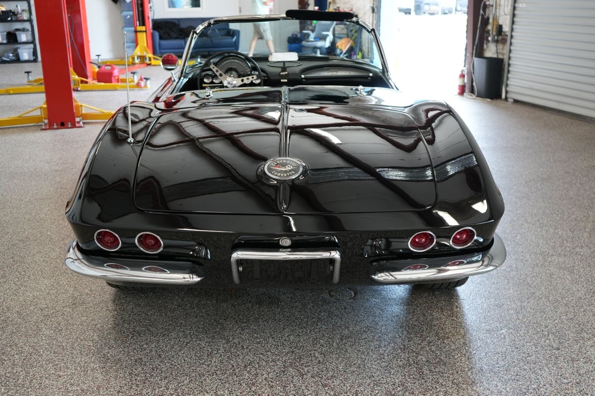 Chevrolet-Corvette-1962-Convertible-9