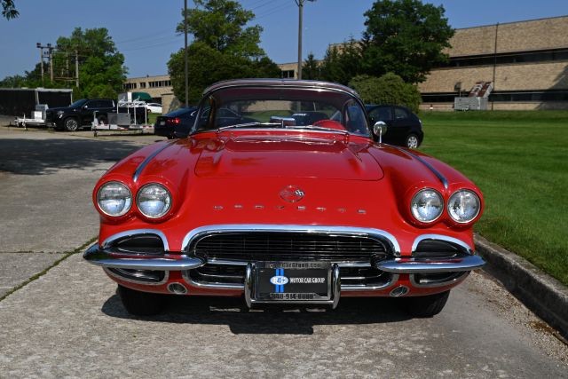 Chevrolet-Corvette-1962-Convertible-9