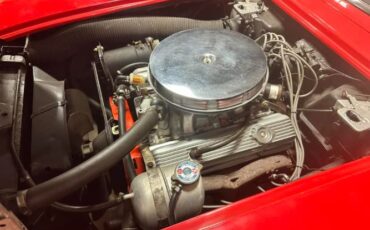 Chevrolet-Corvette-1962-Deep-Red-Jet-Black-1