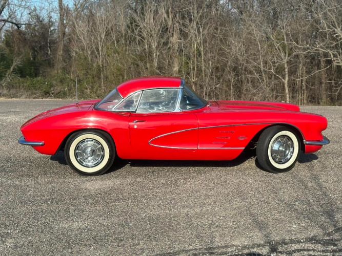 Chevrolet-Corvette-1962-Deep-Red-Jet-Black-10