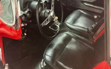 Chevrolet-Corvette-1962-Deep-Red-Jet-Black-3