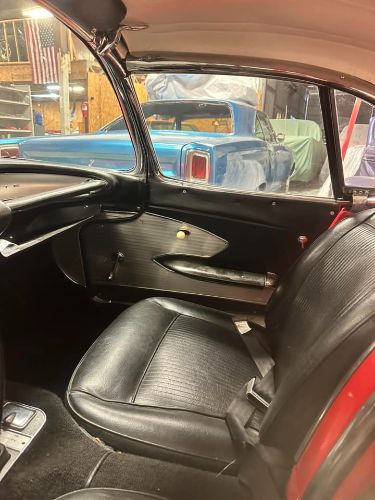 Chevrolet-Corvette-1962-Deep-Red-Jet-Black-5