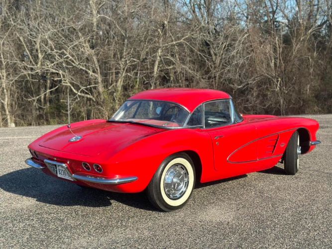 Chevrolet-Corvette-1962-Deep-Red-Jet-Black-8